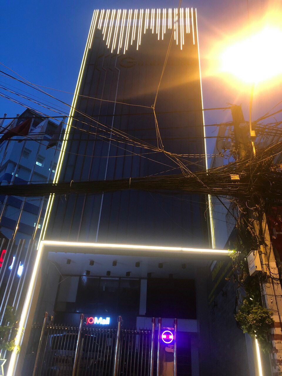 Siêu phẩm Phố Wall Sài Gòn - đường Nguyễn Công Trứ - 4,5x21m - hầm + 7 tầng