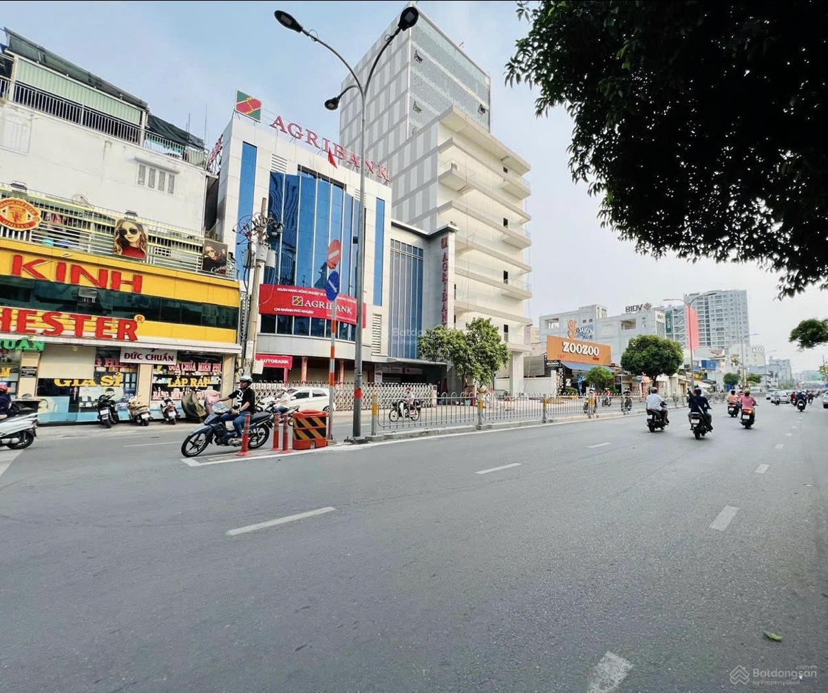 Siêu phẩm tòa nhà 7 tầng đối diện tòa nhà Viettel CMT8 P10 Q3 -DT 10x17 - HĐT 200 triệu