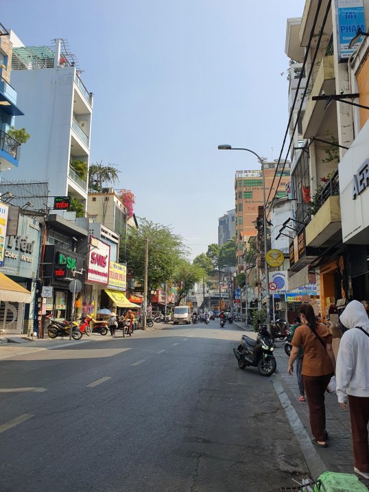 mặt tiền đường Nguyễn Hữu Cầu, ngay chợ Tân Định, DT 4.5x25, 1 hầm, 6 tầng, giá 43 tỷ