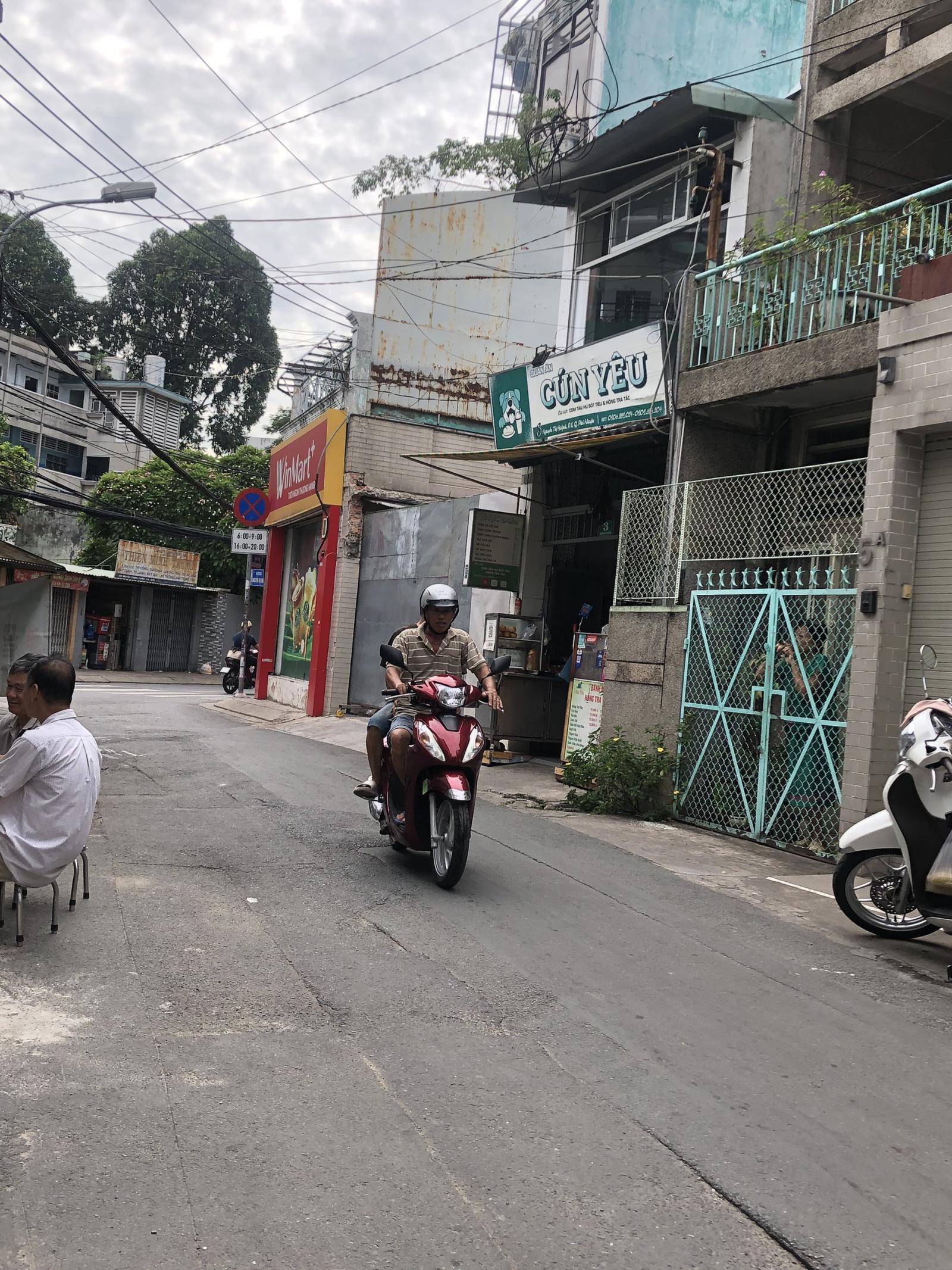 mặt tiền đường Nguyễn Thị Huỳnh, DT CN 66m2, giá 11,2 tỷ 