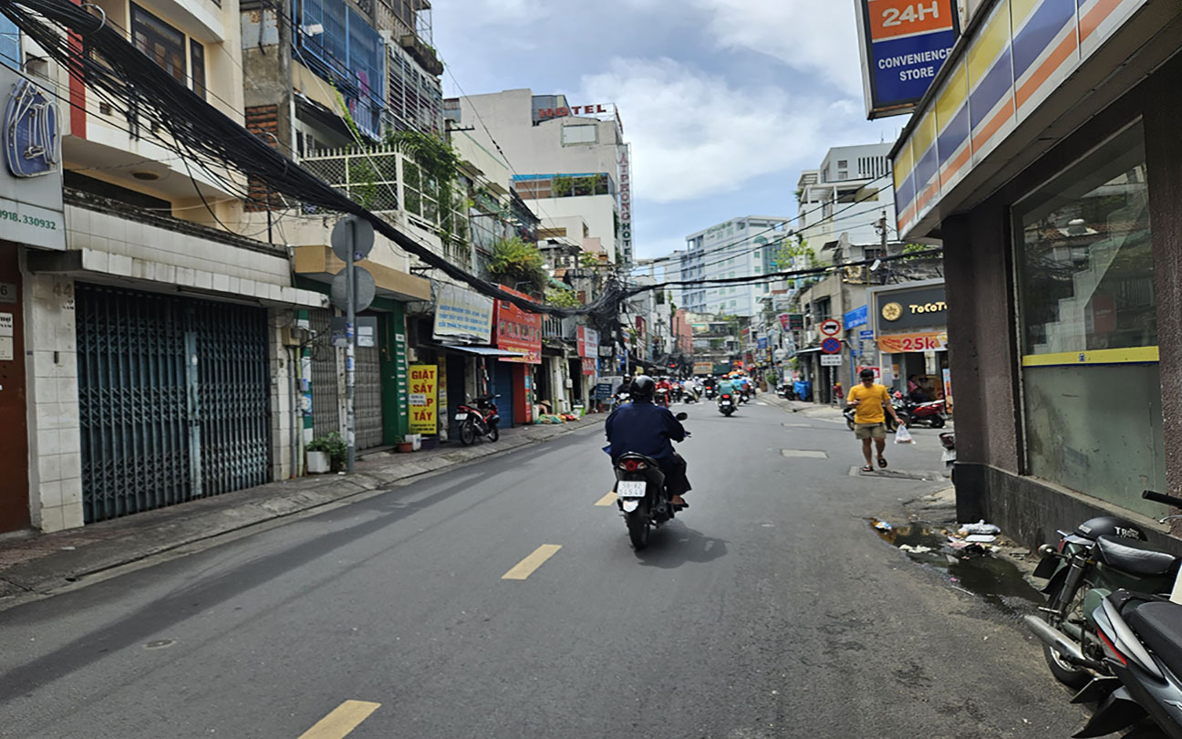 Bán nhà mặt tiền 1T3L ngay Nguyễn Trọng Tuyển và Nguyễn Đình Chính chỉ 14ty5 siêu rẻ