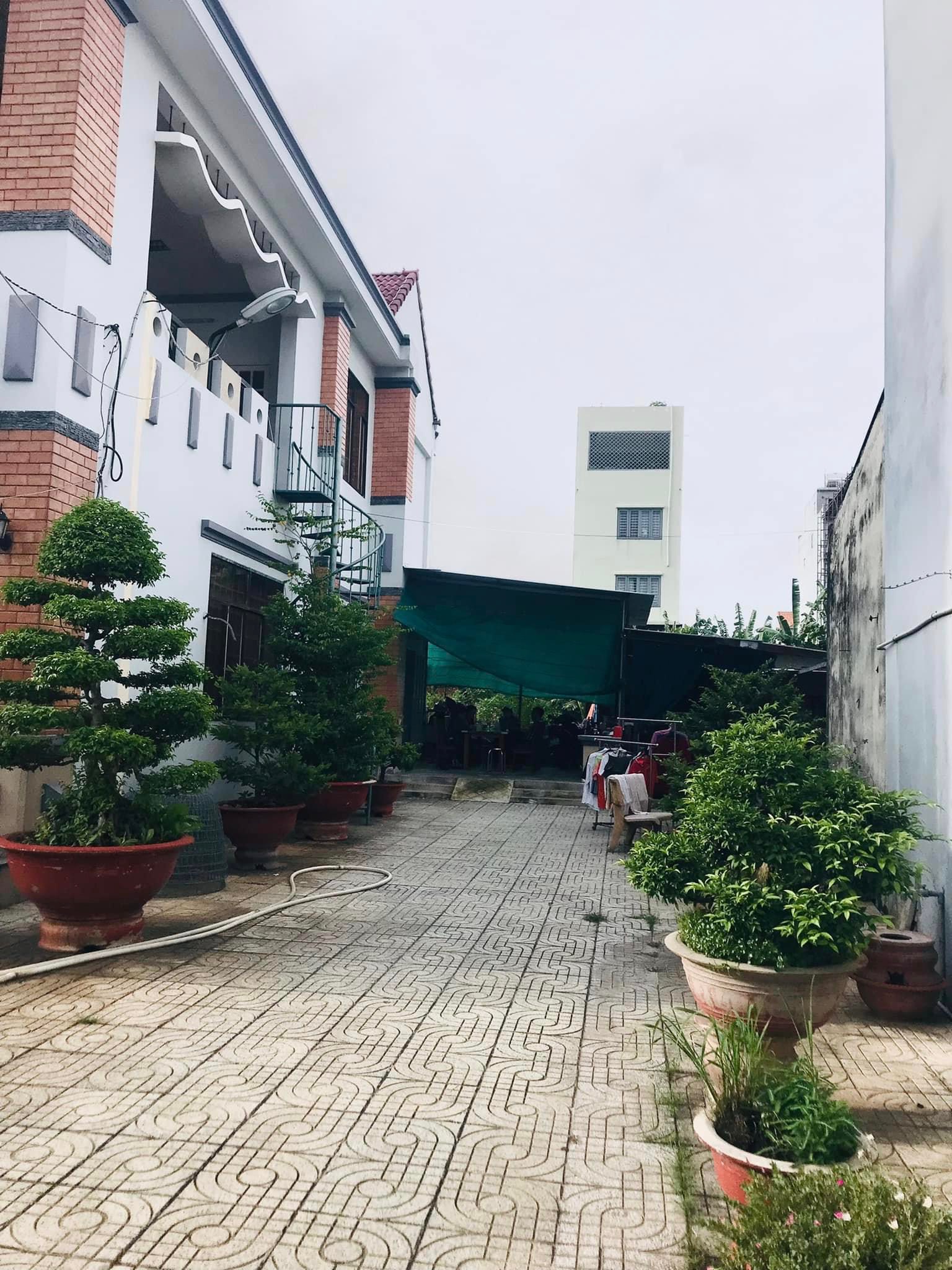 Bán nhà vườn Mặt tiền Lê Trọng Tấn, 2350m2, Full Thổ,  20/52x60m, giá chào 180 tỷ.