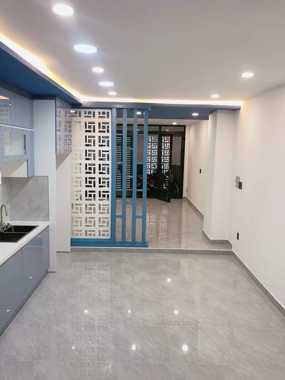 Bán nhà Mặt tiền đường 3/2, DT 16x17 277m2, Trệt 4 lầu thang máy giá 60 tỷ