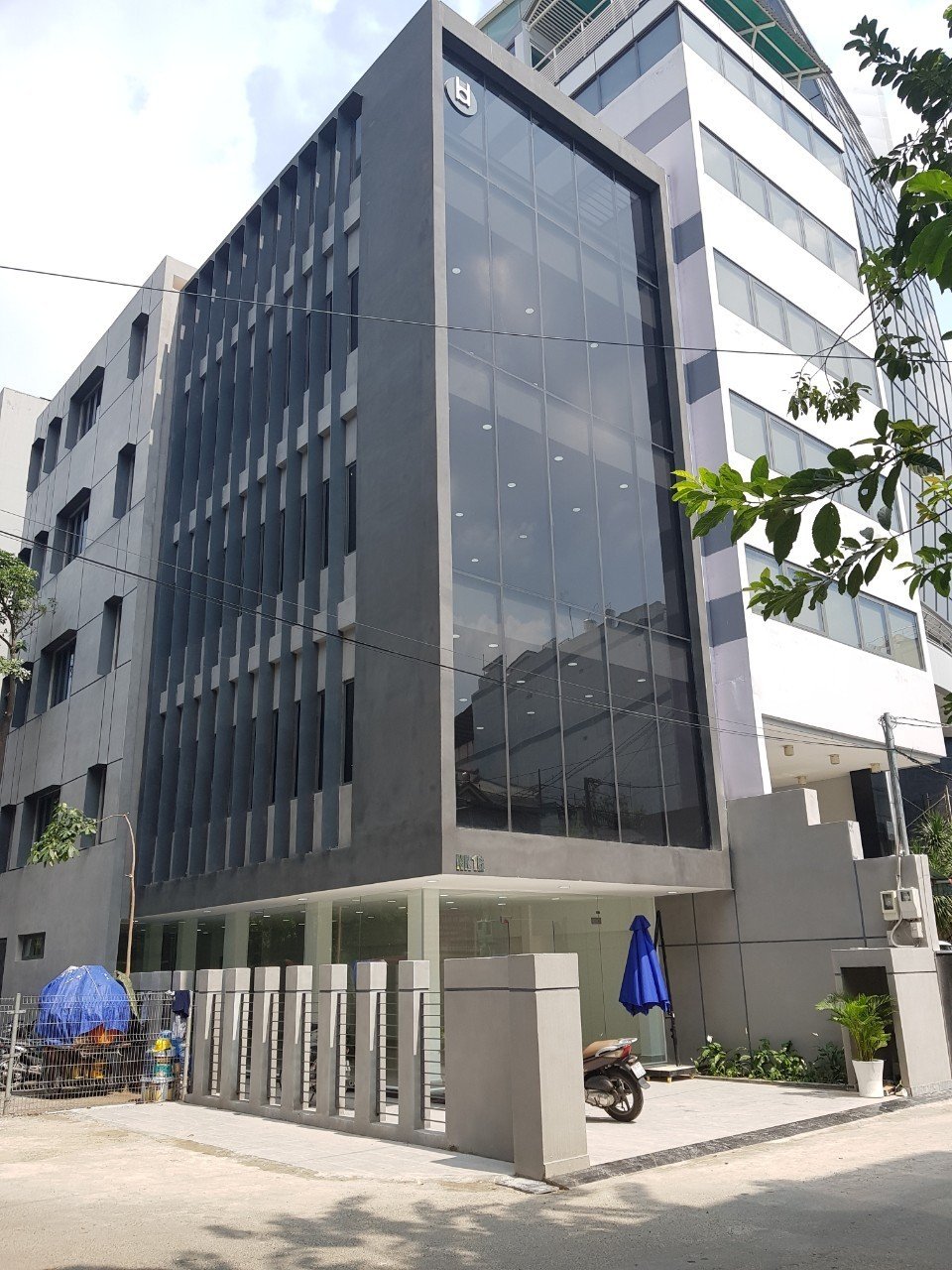 11x30m xuất cảnh bán gấp tòa nhà 7 tầng - đường Hoàng Việt, Q. Tân Bình khu KS Đệ Nhất giá 52 tỷ