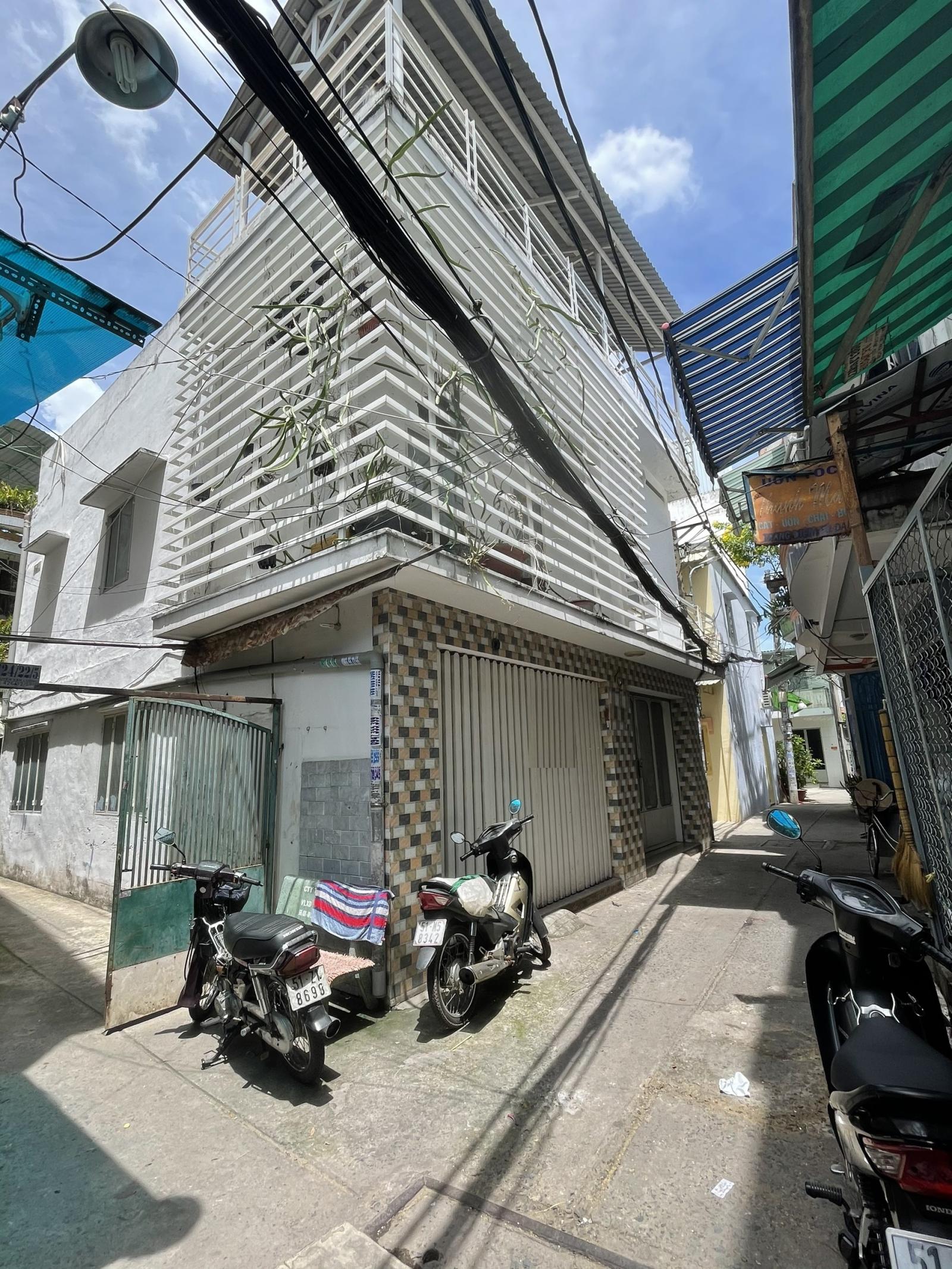  Nhà mới đẹp 2 lầu hẻm 5m thông thoáng Nguyễn Văn Luông Q.6