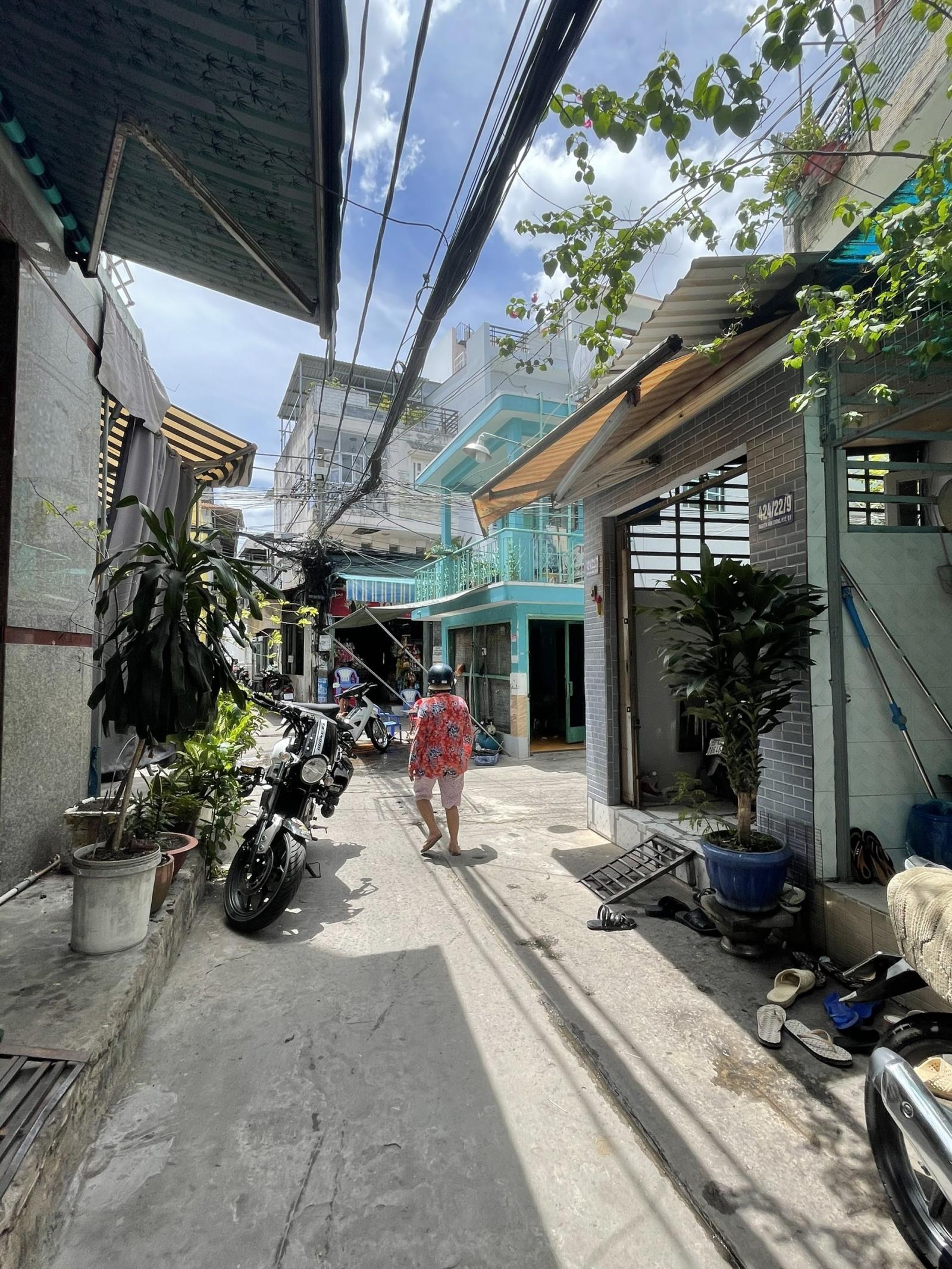  Nhà mới đẹp 2 lầu hẻm 5m thông thoáng Nguyễn Văn Luông Q.6