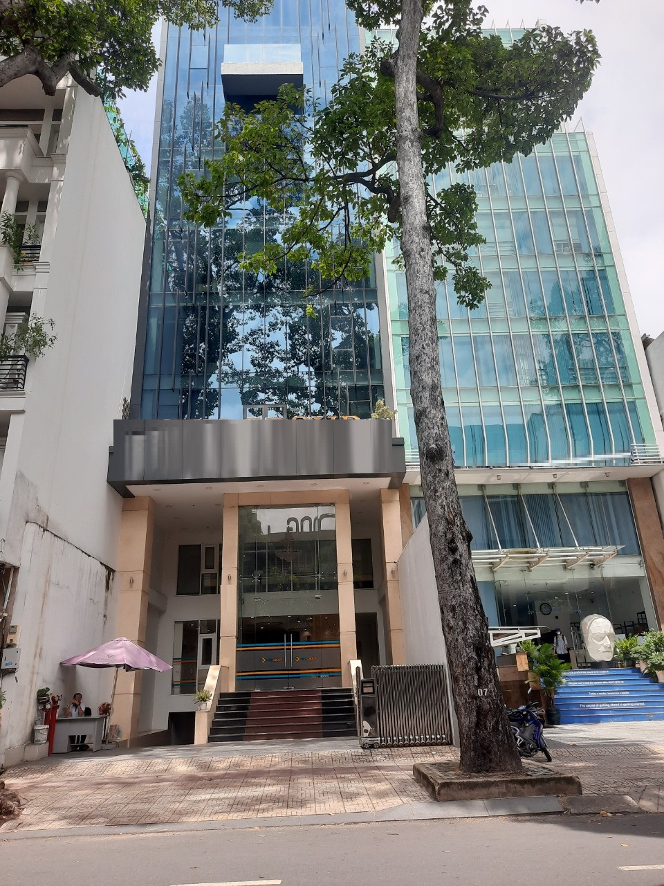 Tòa nhà rẻ nhất MT Cao Thắng,Q.3-DT: 8x30m,NH: 12m-Hầm 10 lầu- Gía 200 tỷ