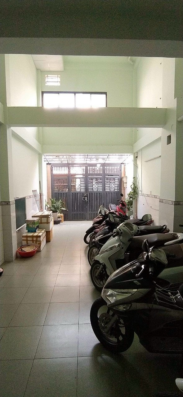 Căn Hộ Dich vụ 5 tầng 4x20 Lê Quang Định - Cách ĐH Công Nghiệp 300m - Hẻm xe hơi tới cửa - 11 phòng