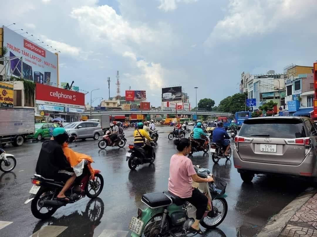 Bán nhà HXH Hoàng Văn Thụ ngay Cộng Hoà - Lê Văn Sỹ, DT: 4x18m, 2 Tầng, giá 9.3 tỷ.