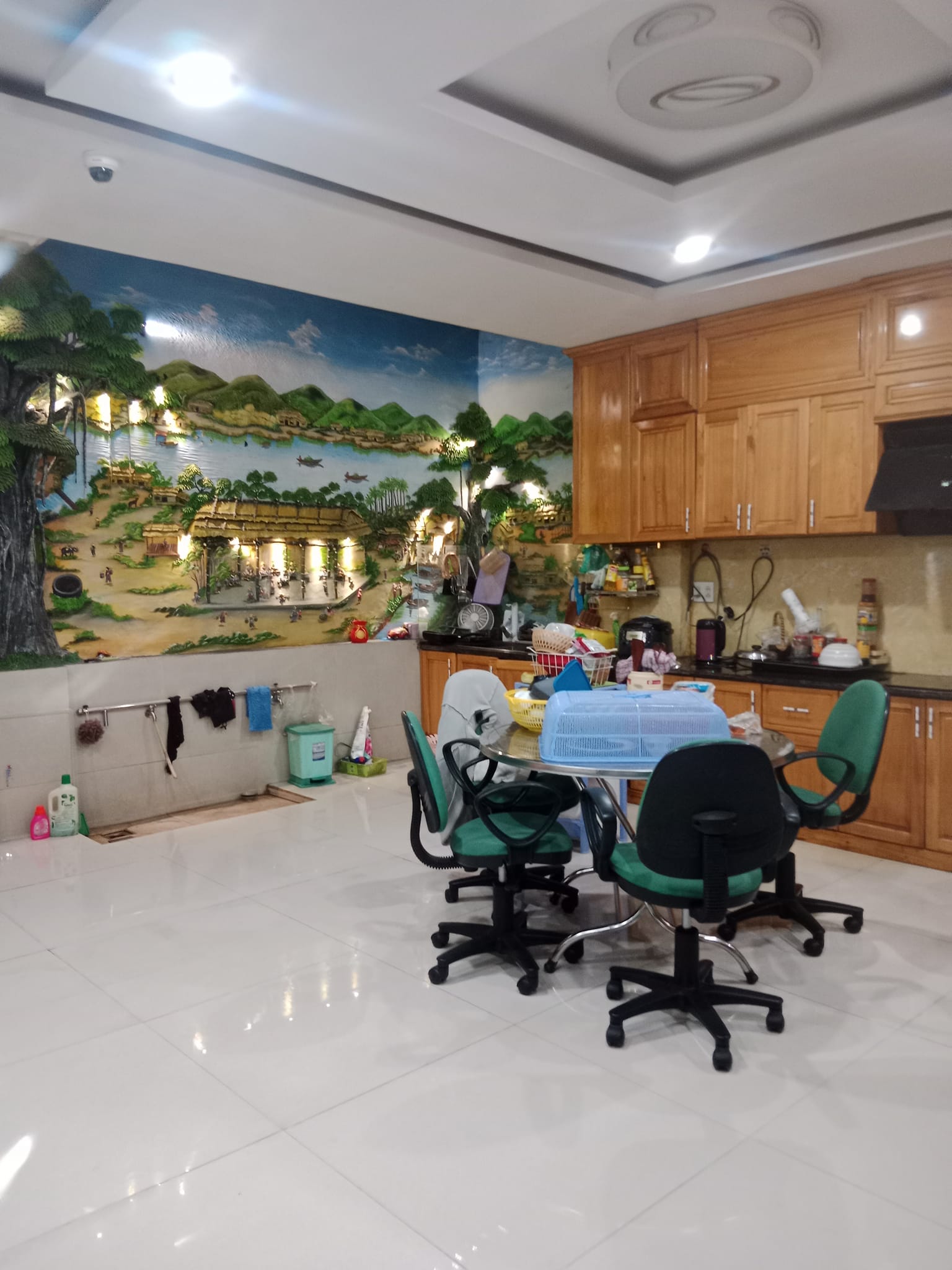 Nhà đẹp để ở - kinh doanh, kiên cố, HXH, vị trí gần trung tâm giá nhỏ
