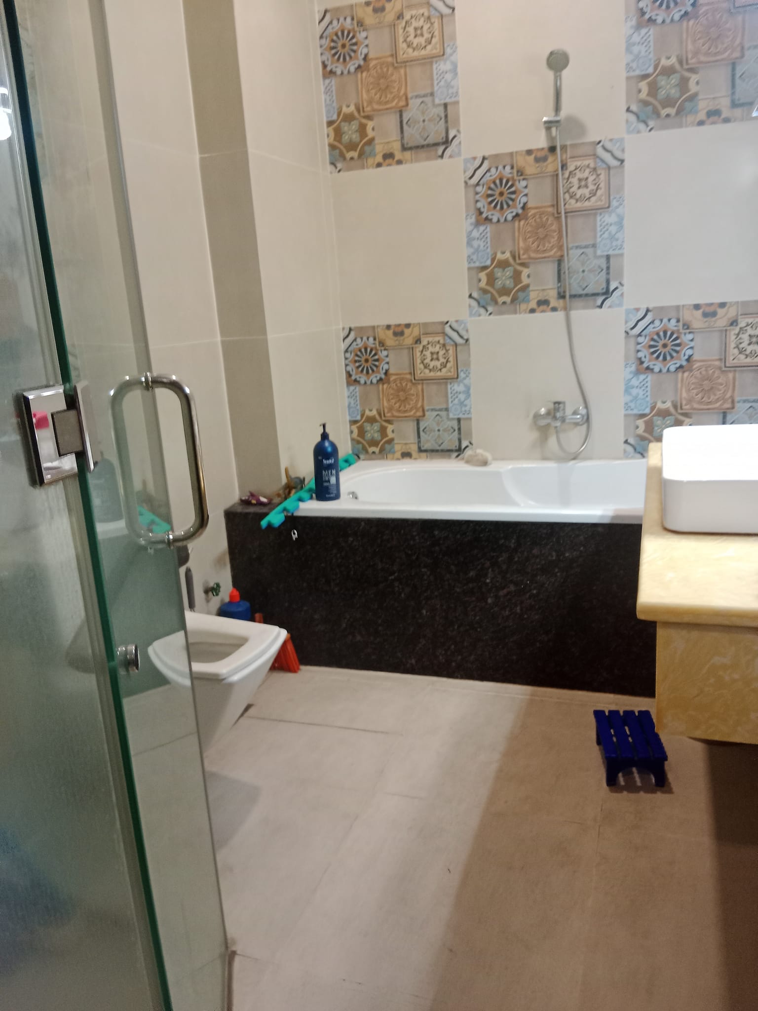 Nhà đẹp để ở - kinh doanh, kiên cố, HXH, vị trí gần trung tâm giá nhỏ