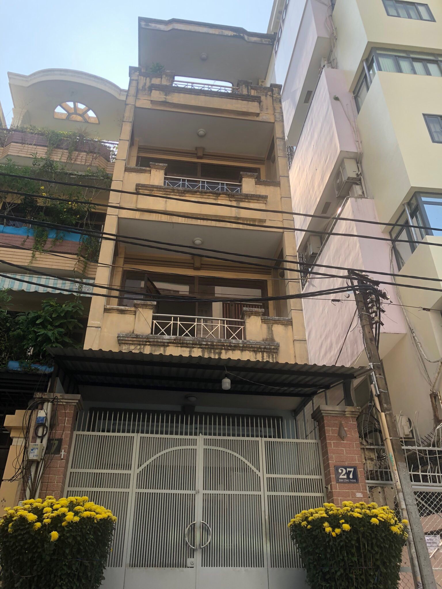 Bán nhà góc 2 mặt tiền đường Ngay Hai Bà Trưng, Chợ Tân Định, Quận 1 