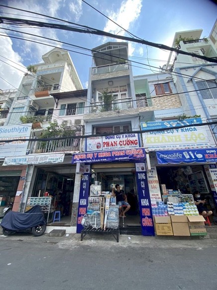 Kẹt nợ - bán nhà MT Nguyễn Trãi, Q5 DT 4.5x12m 4 lầu -giá chỉ 17.5 tỷ