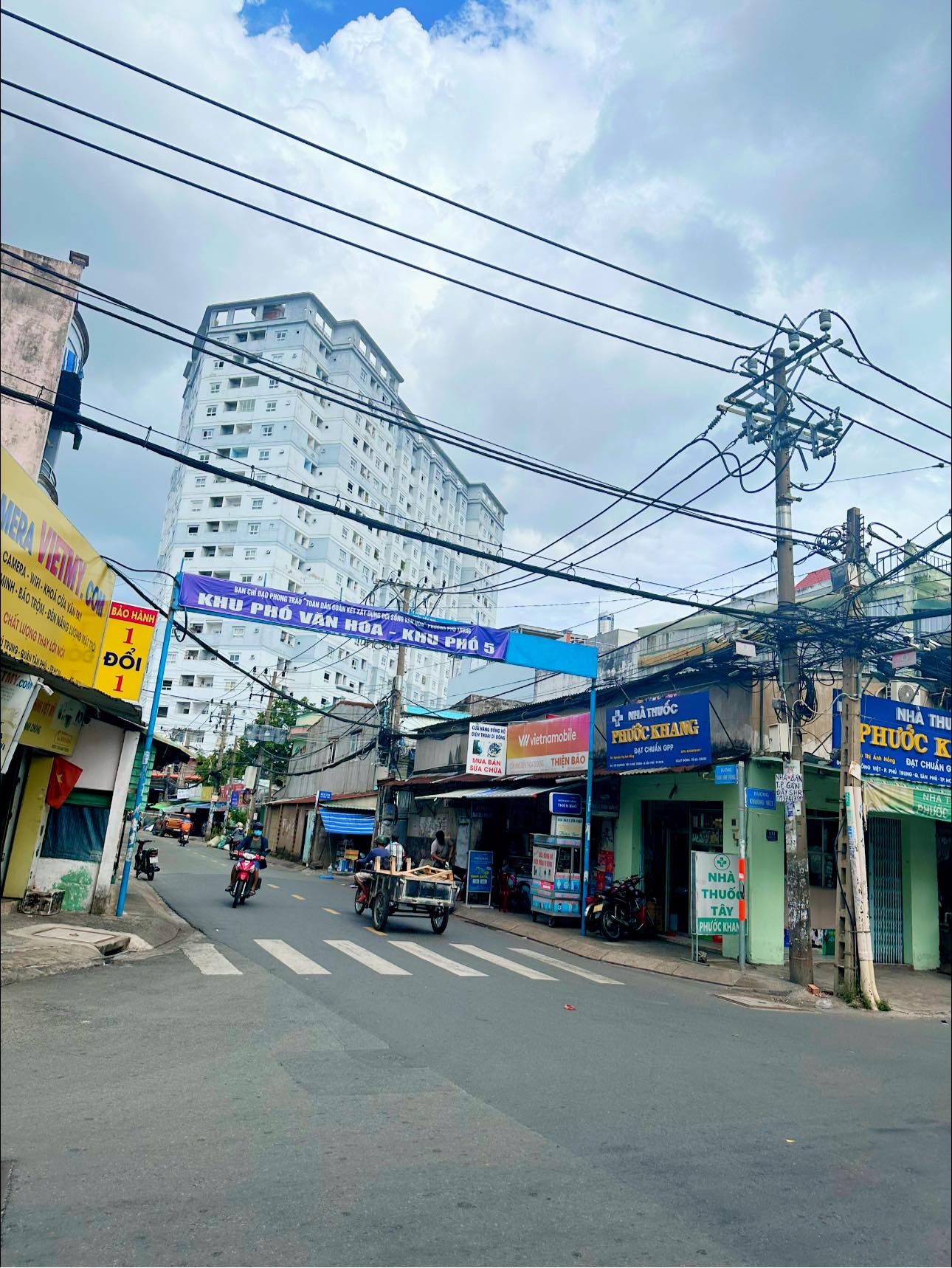 BÁN NHÀ MT Khuông Việt, Tân Phú 4 tầng 67,5m2 (4,5x15). Tiện buôn bán. Giá chỉ 10 tỷ.