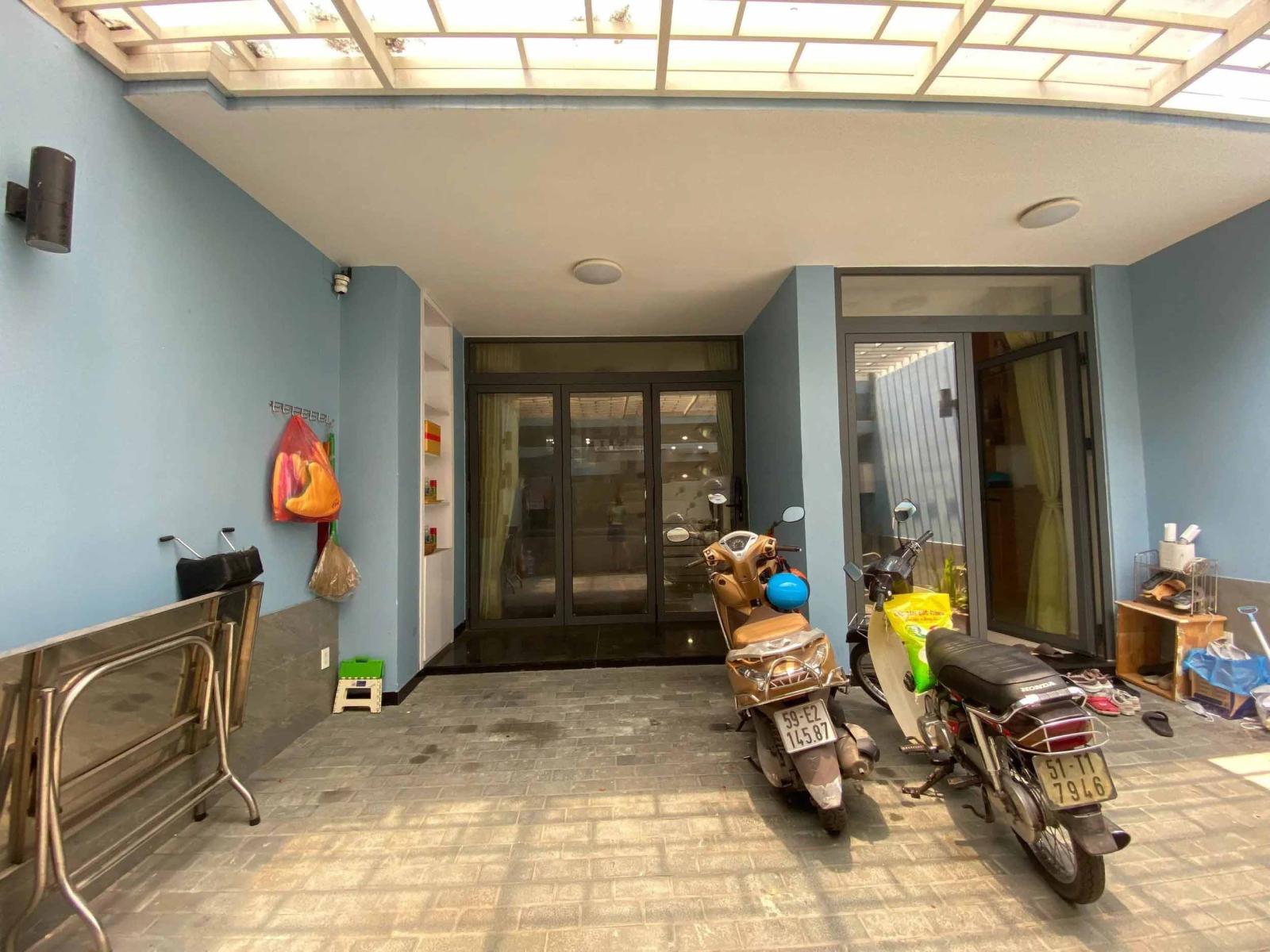 Bán nhà mặt tiền NGuyễn Văn Trỗi và Đặng Văn Ngữ 1T3L vuông vức giá rẻ 30ty