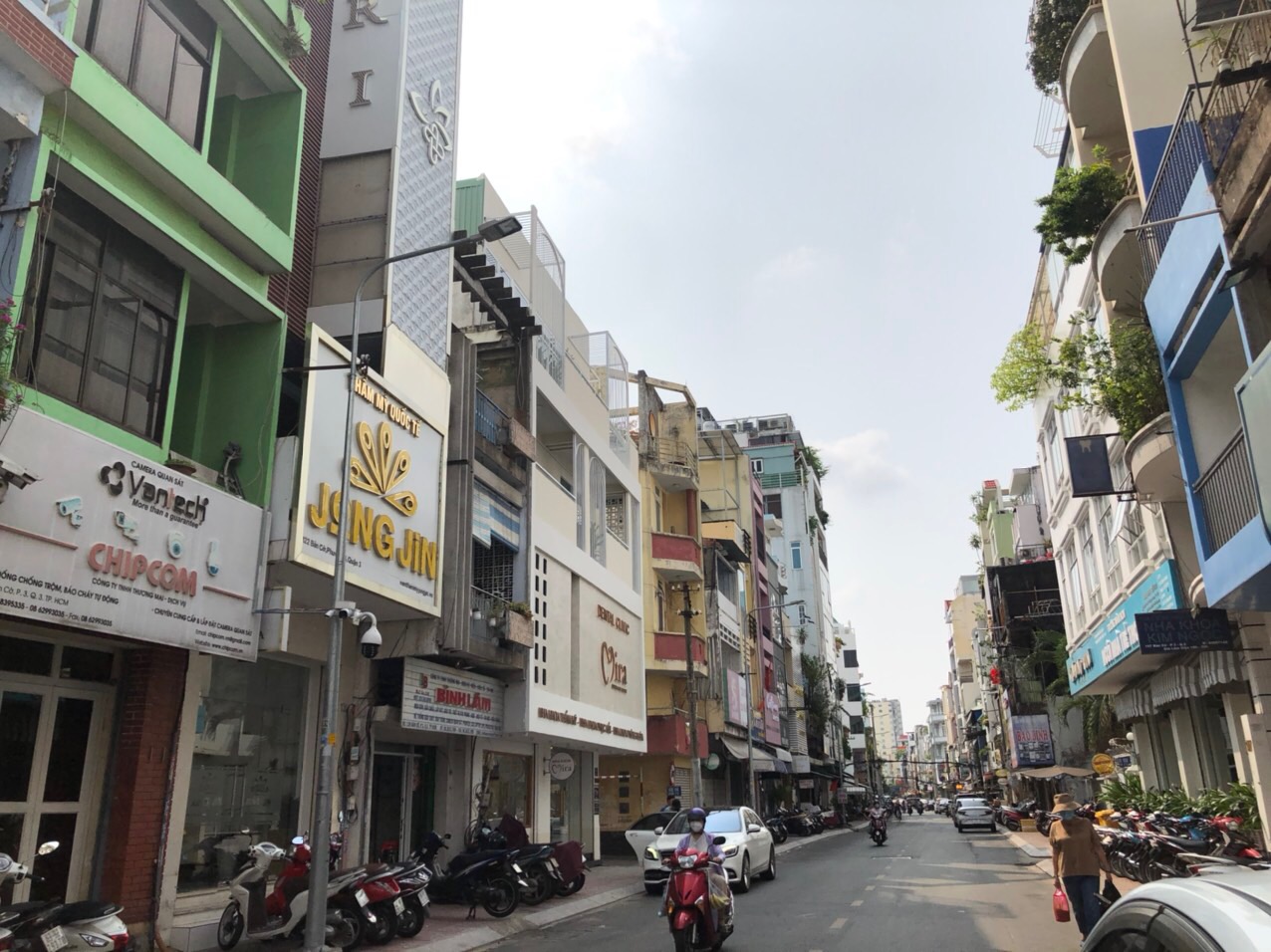 Cần bán nhà đường ĐỒNG NAI, DT: 5.1x15m, 7 TẦNG, cho thuê61 TRIỆU/THÁNG, giá 20 TỶ
