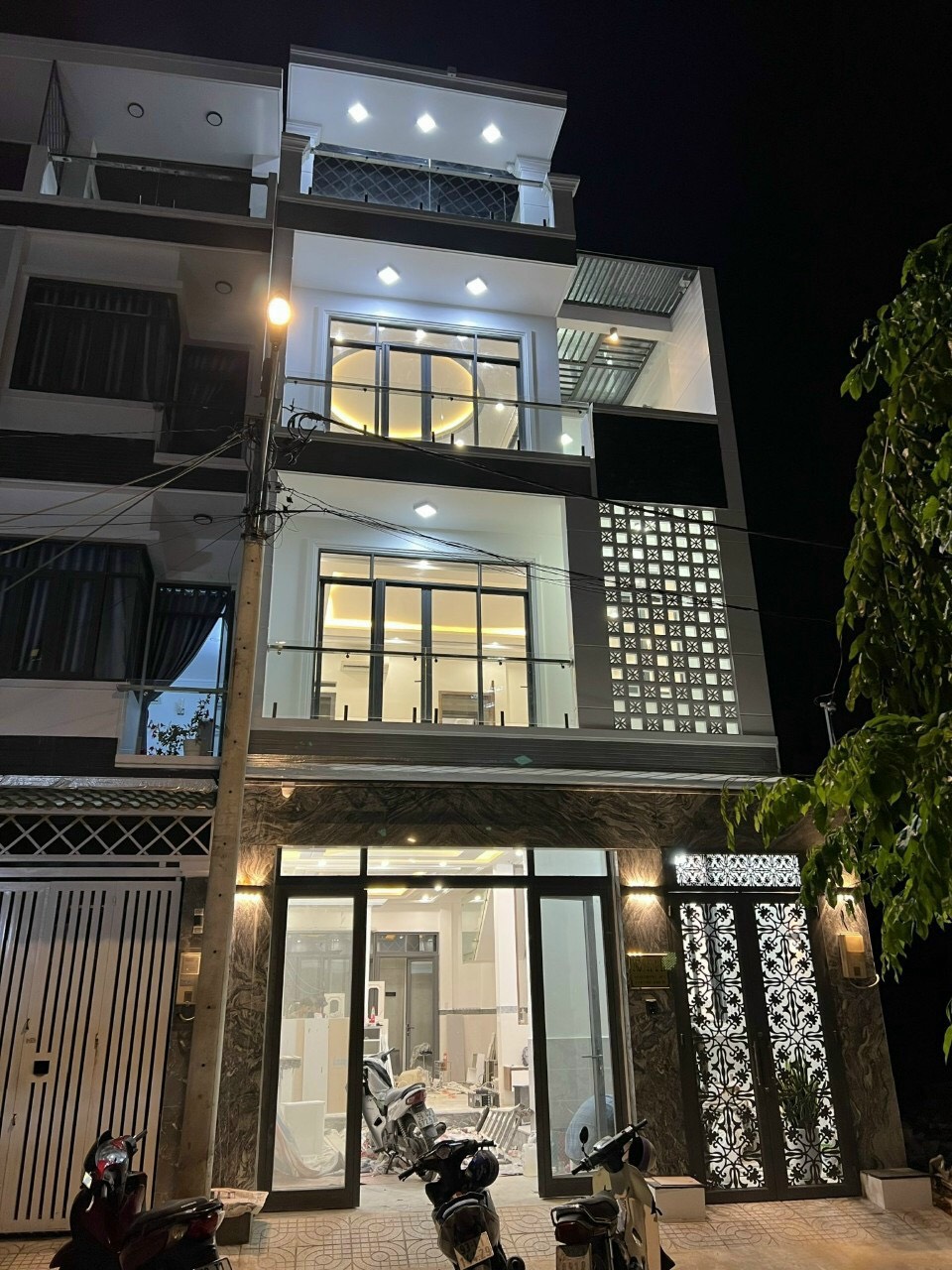 Bán nhà phố 4 tầng - Hẻm nhựa 8m - Khu 2637 Huỳnh tấn Phát, Phú Xuân Nhà Bè