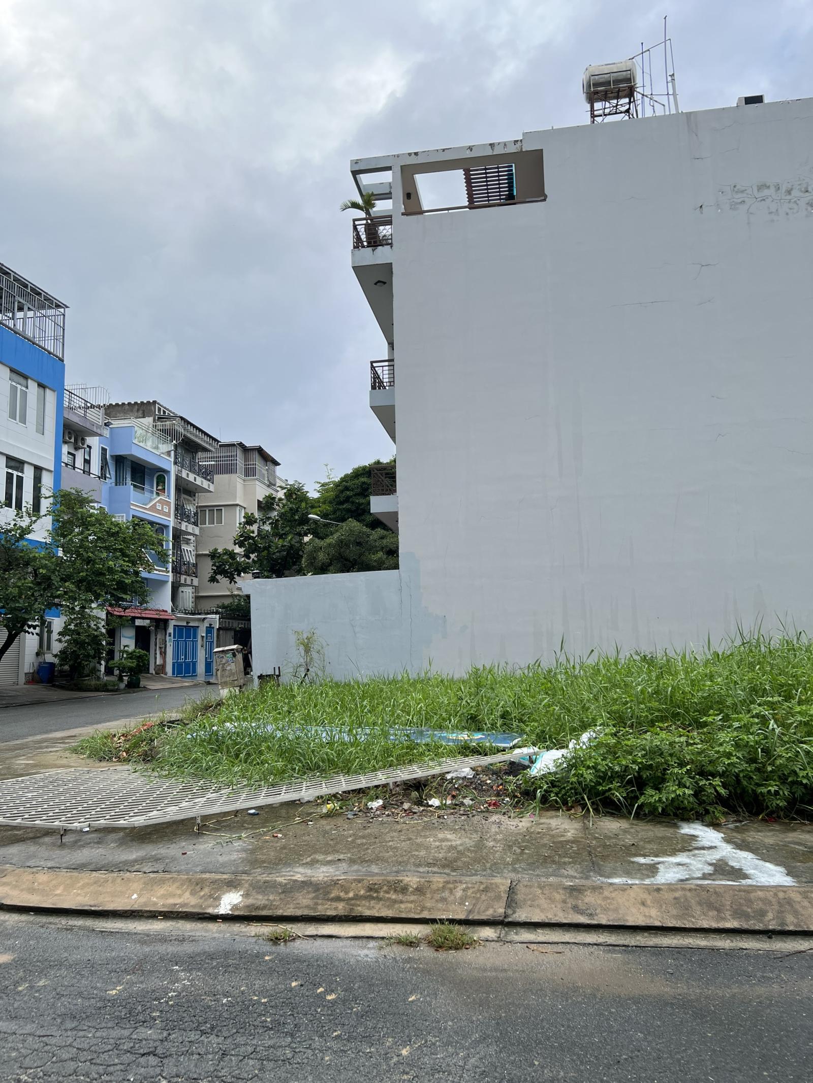 Bán lô góc 2 mặt tiền đường rộng 10m gần đại học Văn Lang quận Bình Thạnh 4x20m
