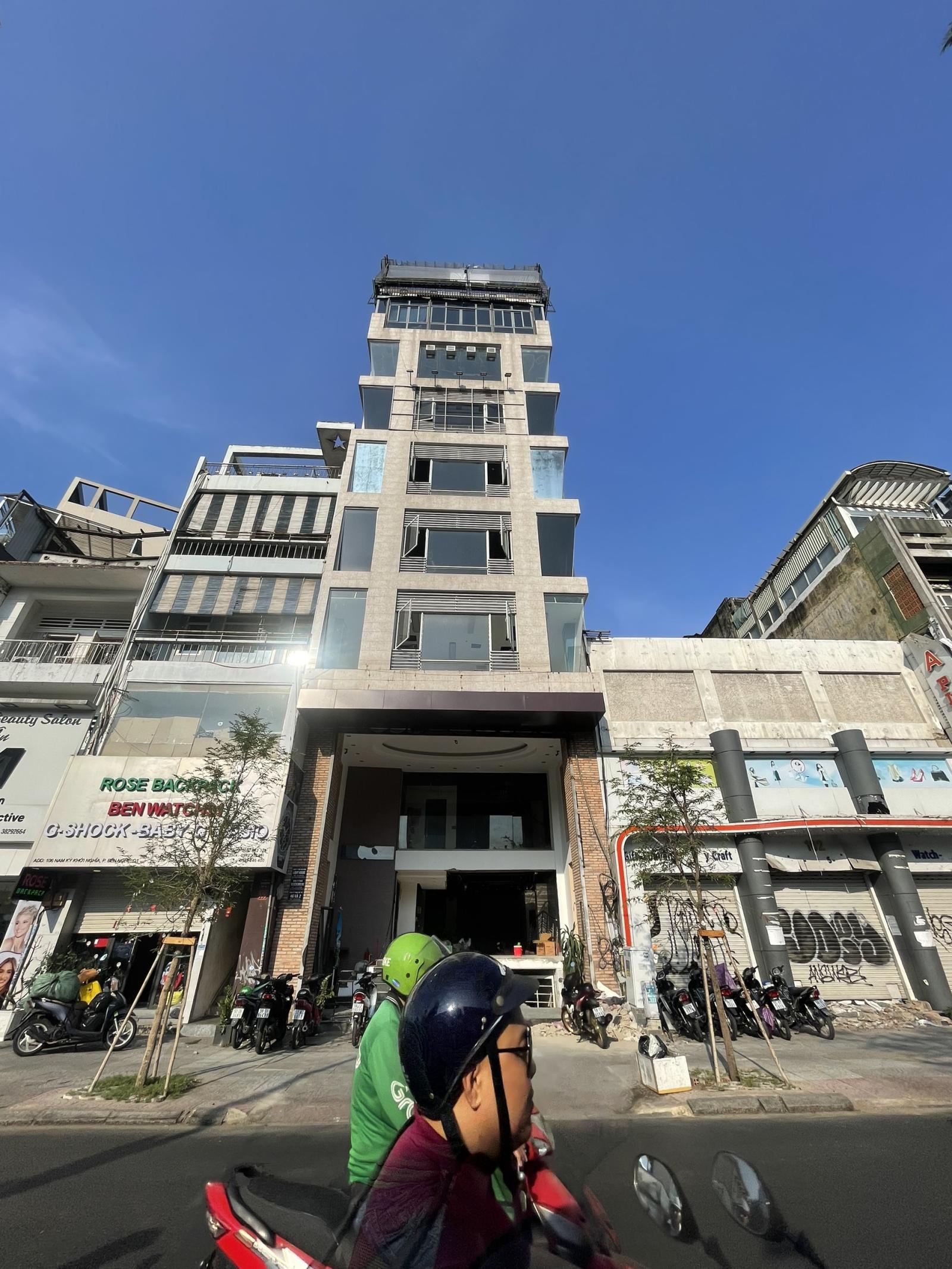 Tòa nhà MT Nguyễn Trãi - tuyến đường thương hiệu Sài Gòn. DT 5,2x22m, 1H - 8 lầu, HDT 200tr