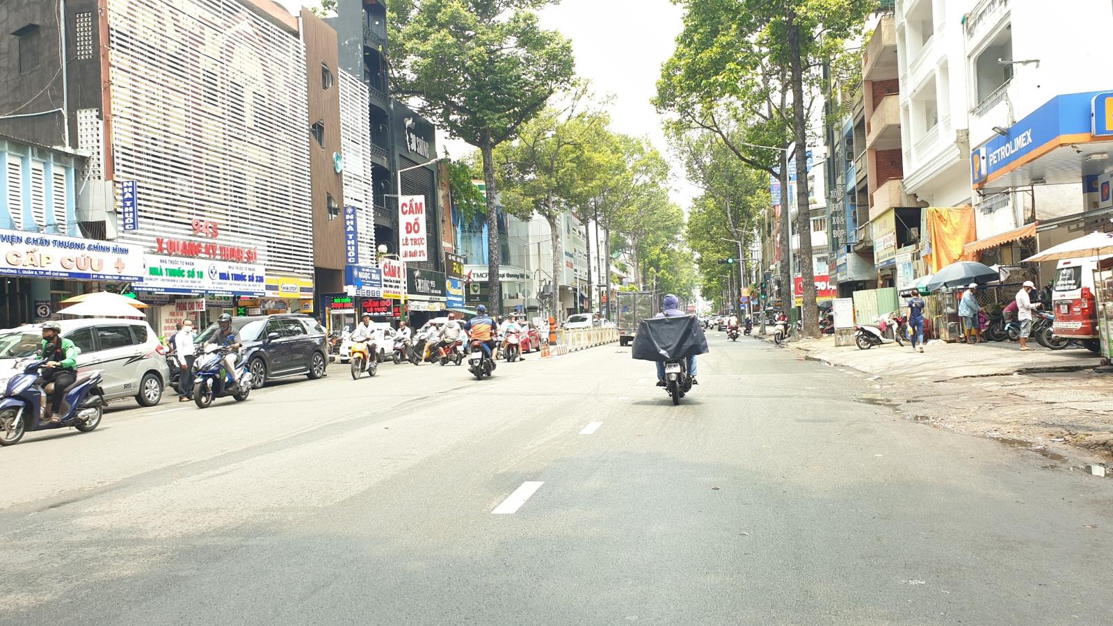 Bán nhà mặt tiền đường Nguyễn Tri Phương, Q10, vị trí đắc địa 12m x 28m giá 125 tỷ TL