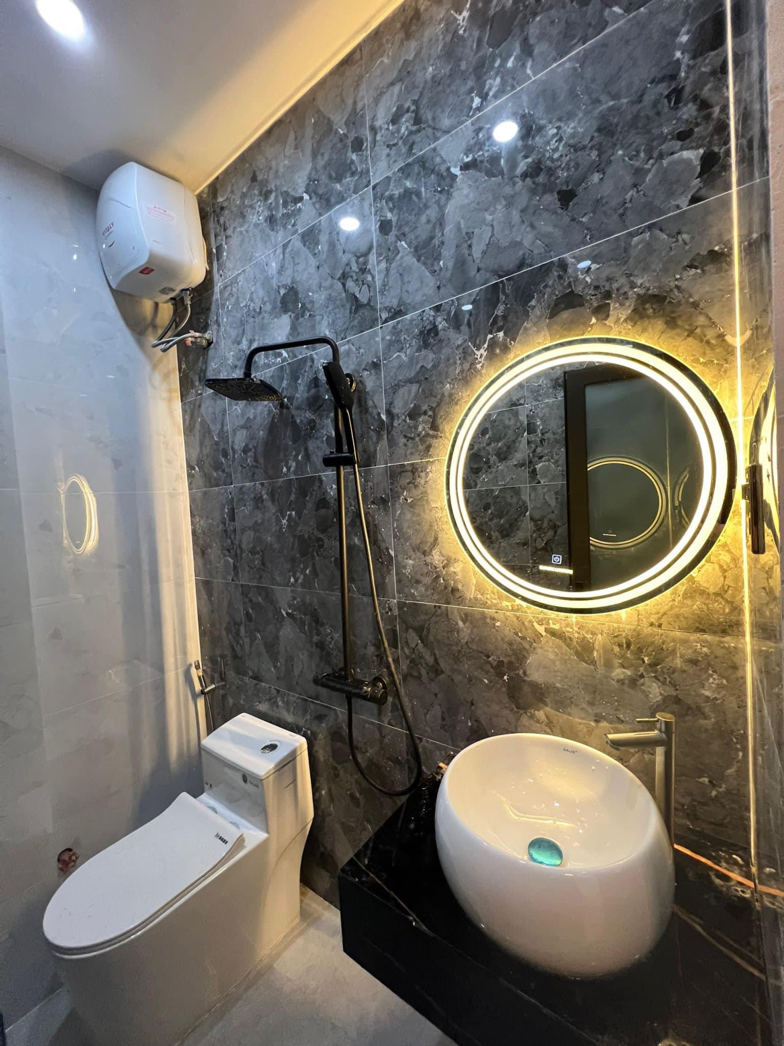 Nhà Đẹp 5 tầng 4.5*13,5 Hẻm 1/ Xe Hơi Tới Cửa Phan Huy Ích, giá chỉ 6,2 tỷ
