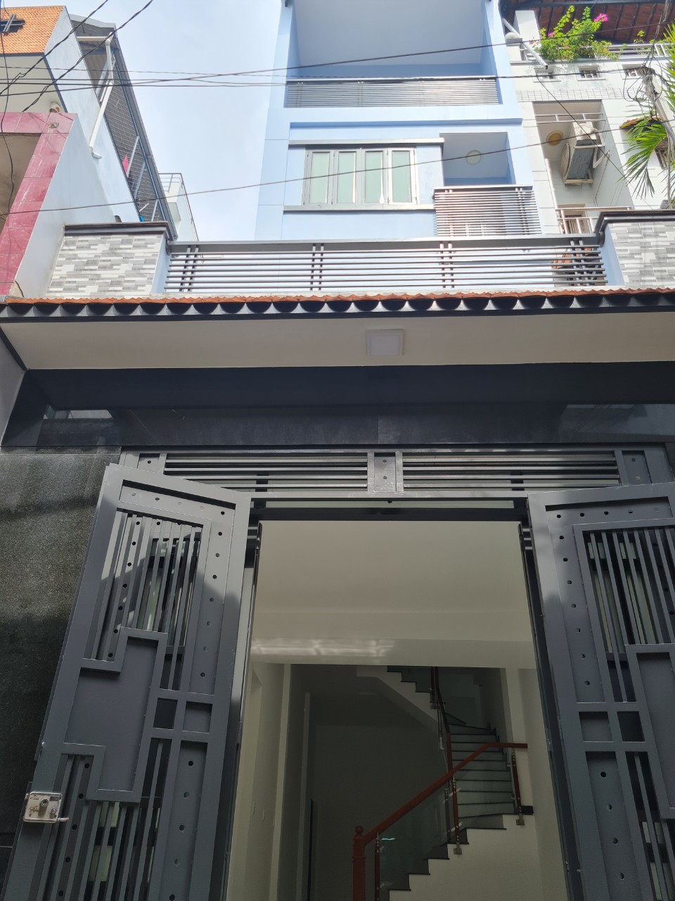 Bán nhà mặt tiền kinh doanh Phan Văn Khỏe P. 5 Q. 6, DT: 3.75x27m. 1 trệt, 2 lầu, giá: 14,5 tỷ