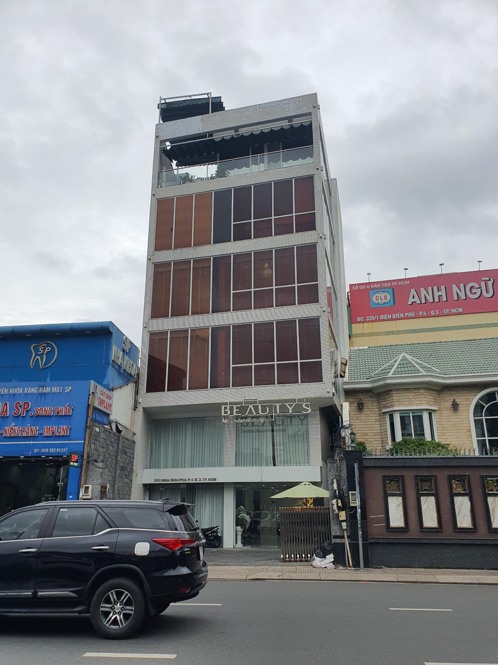 Ngộp bank. Chỉ 400 tr/m2 mặt tiền Hai Bà Trưng, Quận 1. DT = 9x21m = 180m2 = 4T. HĐT = 170 tr/th