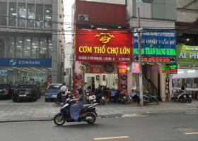 Bán nhà Quận 1 - MT Trần Quang Khải, DT: 4.4 x 16m. HDT: 50 tr/th. Gía chỉ 18.5 tỷ, 1 căn duy nhất dưới 20 tỷ.