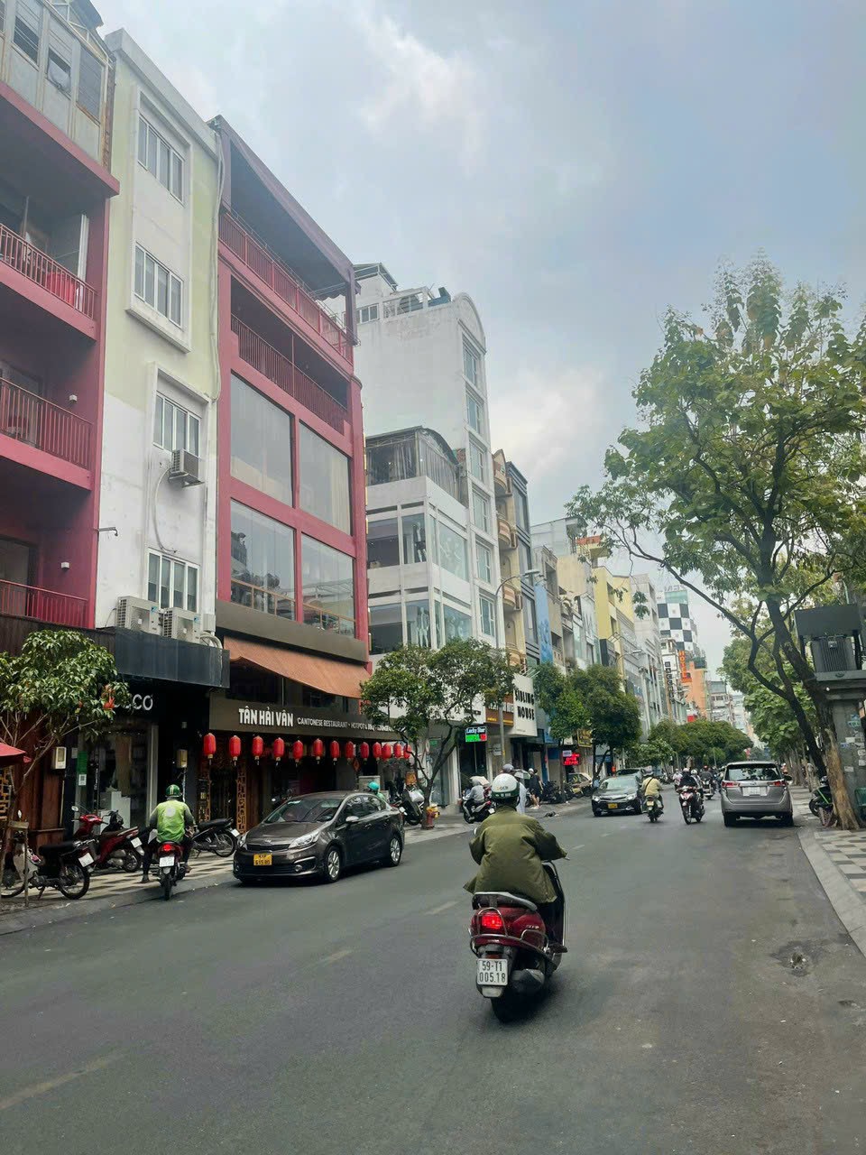 Chính chủ cần tiền bán gấp nhà mặt tiền Nguyễn Trãi -p.Bến Thành - Quận 1, DT 8x20m giá cực rẻ
