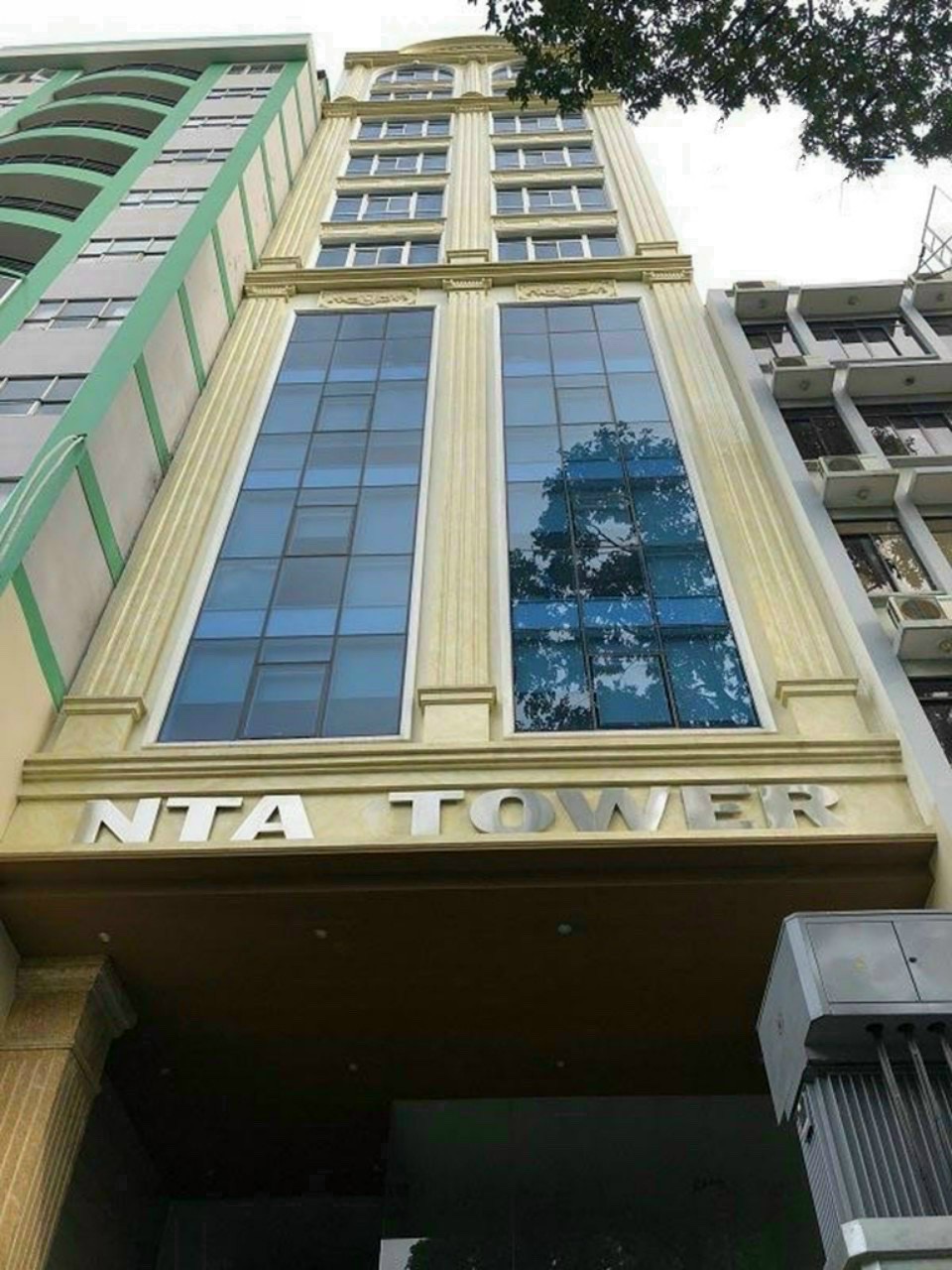 Bán tòa nhà 2MT Út Tịch , góc Hoàng Văn Thụ DT 4  x21m, Hầm 5 lầu, giá chỉ 23 tỷ