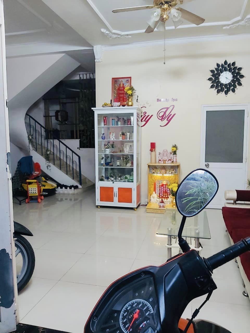 XE HƠI NGỦ TRONG NHÀ - NGANG SIÊU KHỦNG - 101M - 3 TẦNG ĐẸP - CHỈ 9 TỶ - TÔN THẤT THUYẾT - Q4 -