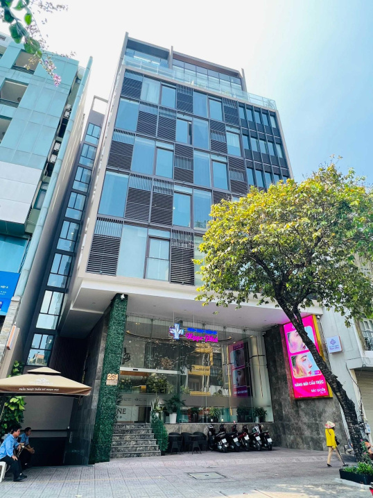 Ngộp bank bán gấp MT Nguyễn Chí Thanh, P. 6, Q. 10 (9x25m) CN: 288m2 giá sốc 98 tỷ