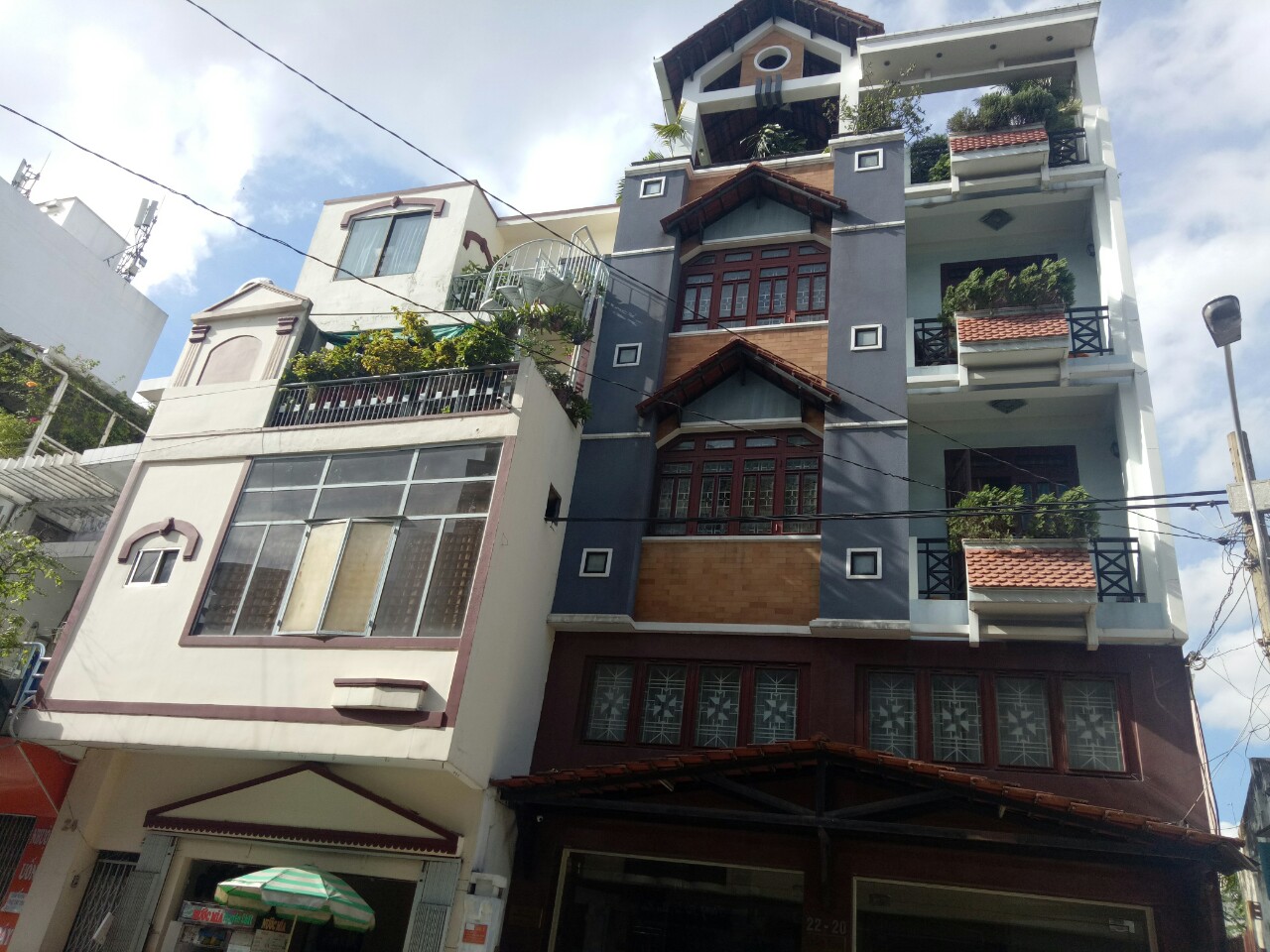 Độc nhất! Hạ 5 tỷ cần bán gấp mặt tiền P12, Q. 10, DT: 4 x 17m, trệt 3 lầu, giá chỉ 19 tỷ TL