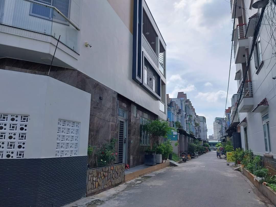 Nhà phố hẻm xe hơi đang khai thác căn hộ cho thê Vườn Lài An Phú Đông 12PN