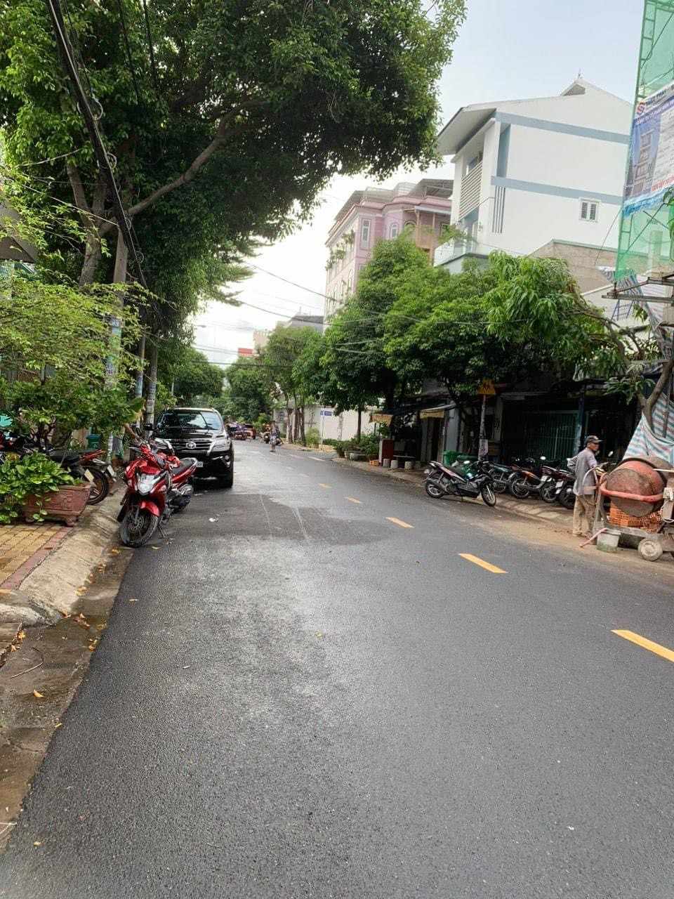 Bán nhà mặt tiền Lê Lâm, phường Phú Thạnh, quận Tân Phú, dt 4x19m 3 lầu giá 10,3 tỷ