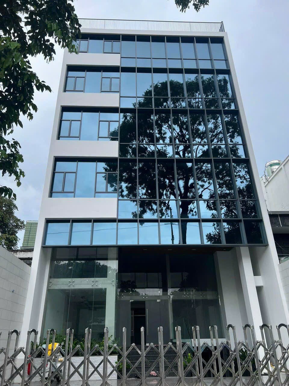 Bán Tòa Nhà MT Nơ Trang Long, Q. Bình Thạnh - Chủ Ngộp Bank giảm gần 15 tỷ 