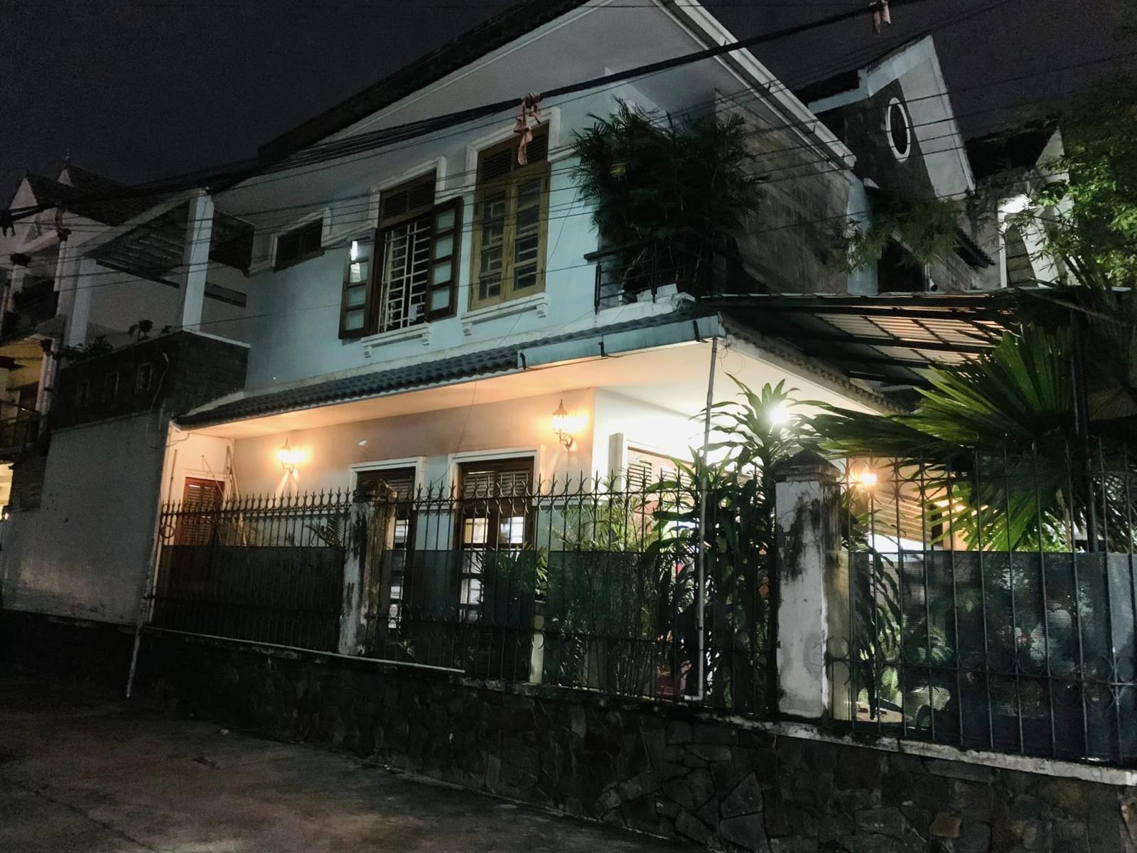 bán căn nhà đường Hồ Bá Phấn Q9 - đối diện trường tiểu học Ngô Thời Nhiệm