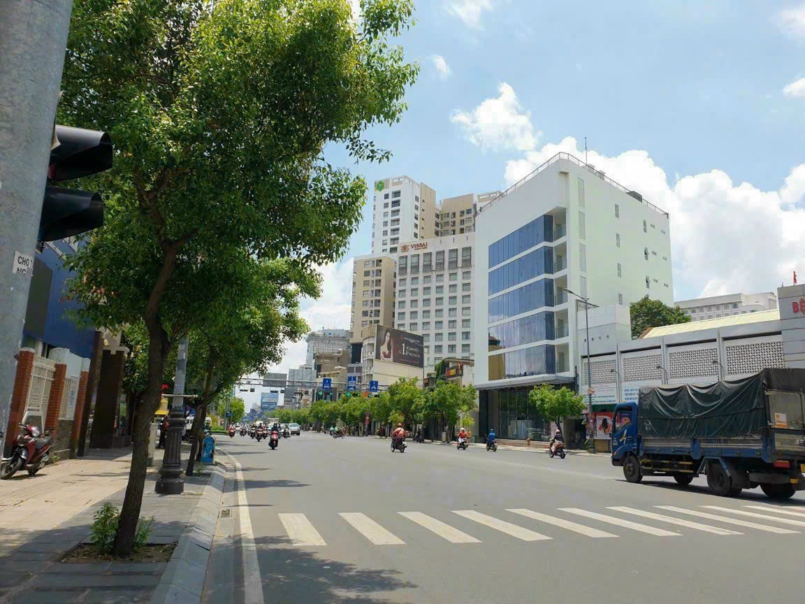 Bán nhà mặt phố tại Đường Nguyễn Thượng Hiền, Phường 11, Quận 10, Tp.HCM diện tích 120m2 giá 20 tỷ