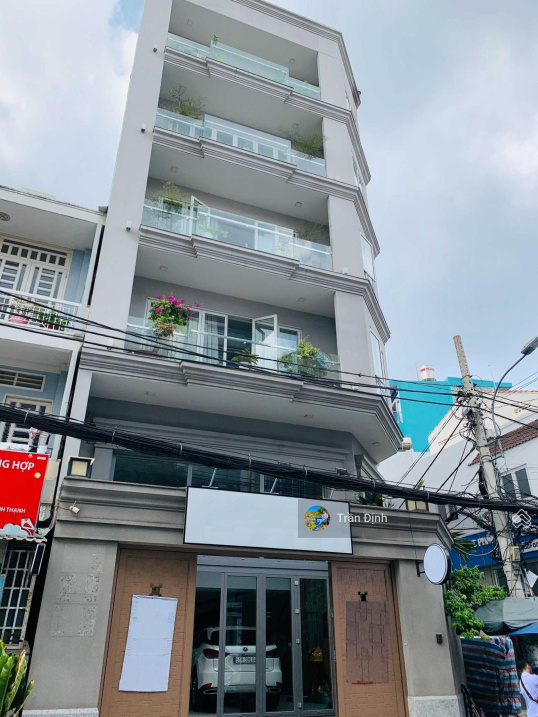 Bán ngôi nhà tâm huyết Lê Quang Định - Ngang bề thế gần 5m - Nhà mới 6 Tấm có thang máy.