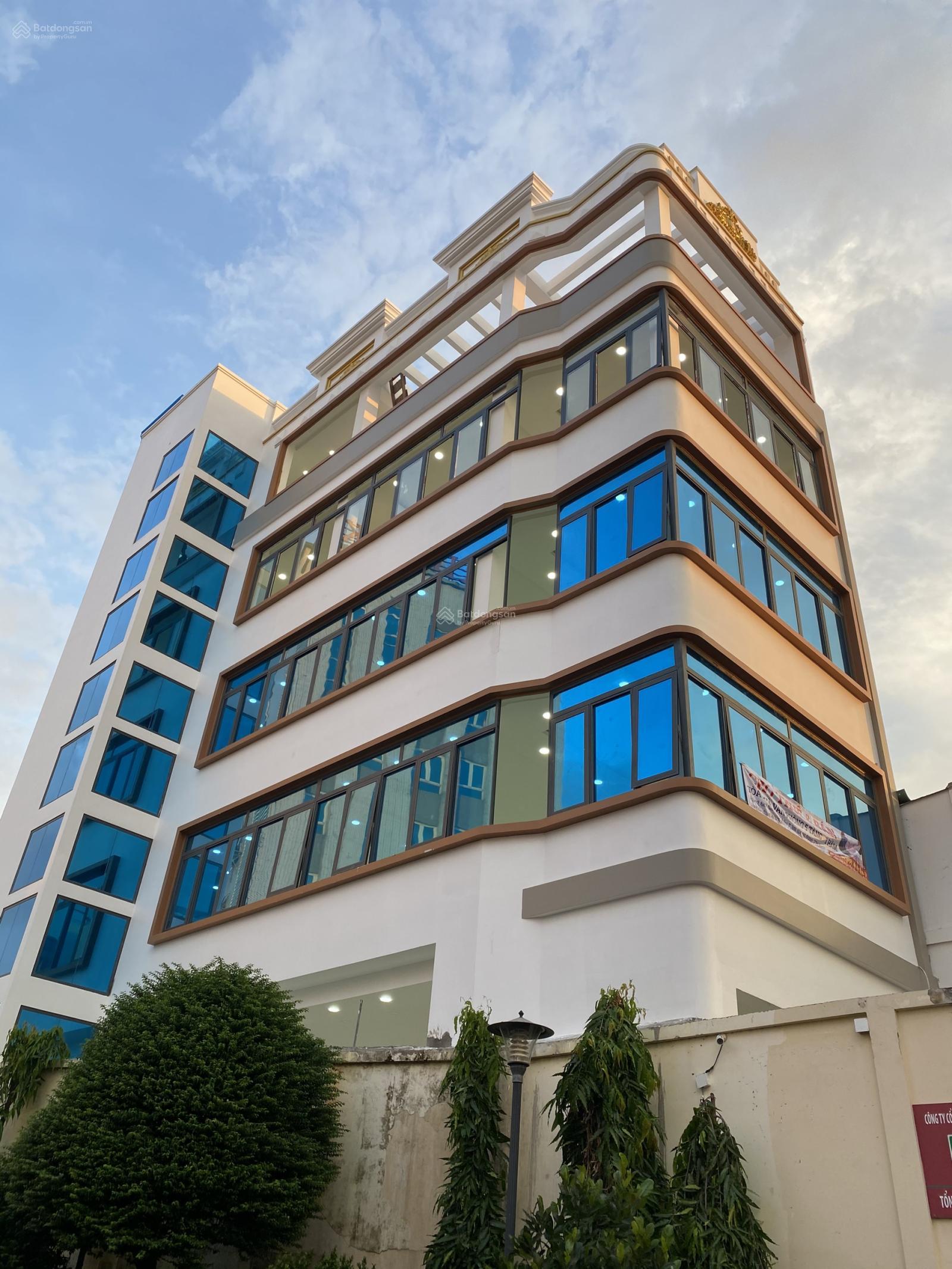 Bán nhà mới 7x20m, 5 tầng giá 52 Tỷ, mặt tiền Trần Quang Khải, Quận 1, kinh doanh gần Hai Bà Trưng