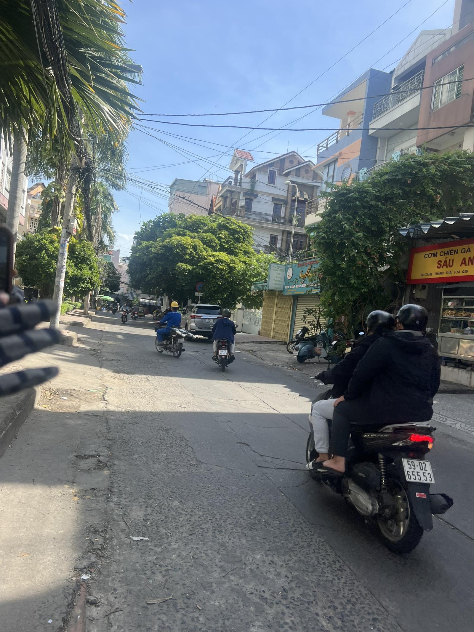 Bán căn nhà mới - 3 tháng 2 Q.10, DT: 4x14m,  4 tầng+lửng, giá 9 tỷChắc chắn không có căn thứ 2 mức giá: 9 tỷ 