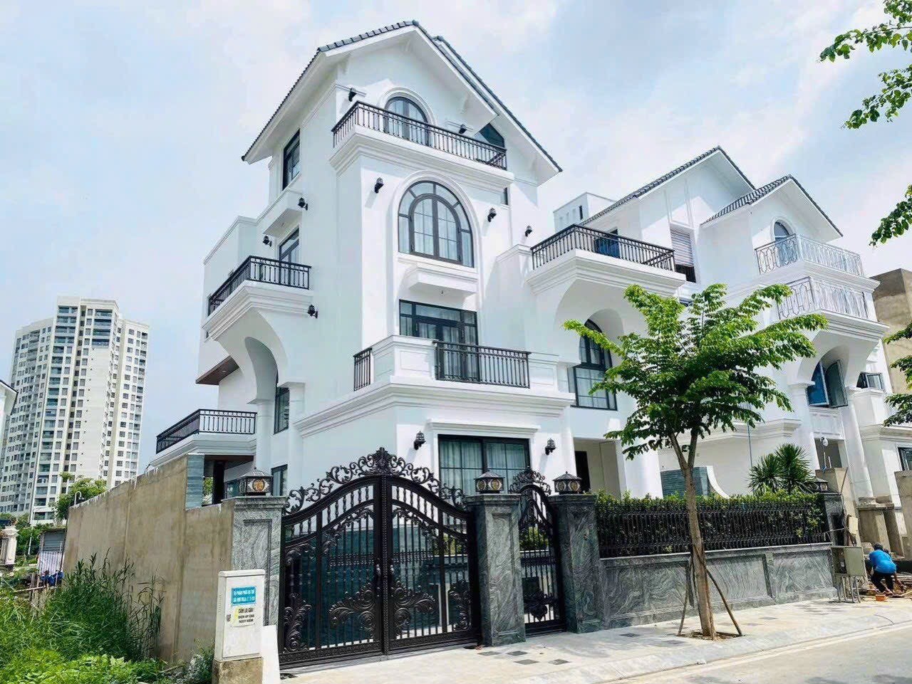 Bán biệt thự phố siêu đẹp khu compoud Nguyễn Trọng Tuyển, Q. Tân Bình - nội thất cao cấp 