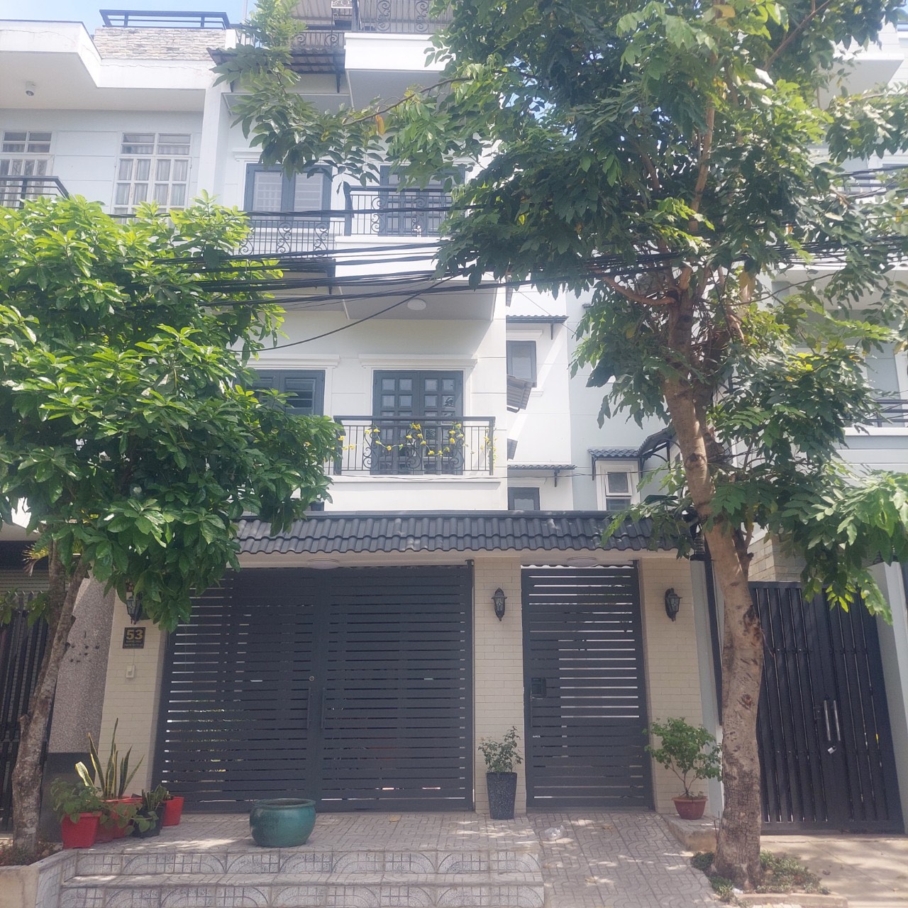 Nhà hẻm 5m -243 Tô Hiến Thành Q.10, DT: 4.2x21m, 6 tầng+hầm+thang máy, HĐ thuê 50tr/1th, giá 17 tỷ