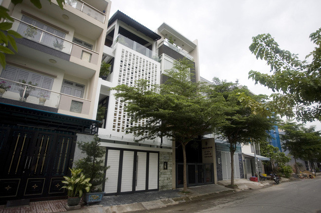 Nhà HXH đường Nguyễn Trãi Phường 7 quận 5, 4x15 3 tầng tặng full nội thất giá chỉ 12 tỉ
