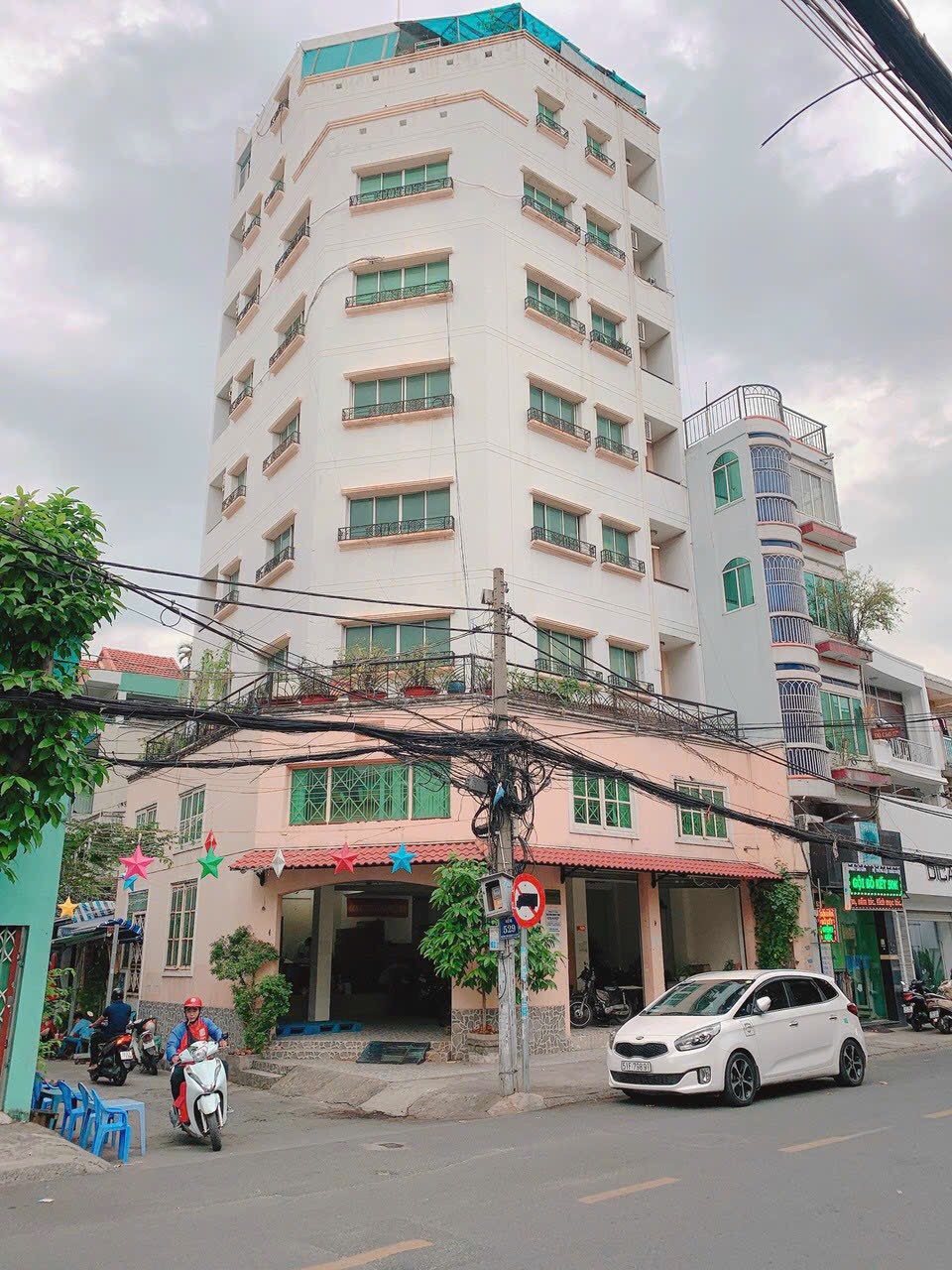 Bán Tòa Nhà Góc 2 Mặt Tiền Huỳnh Văn Bánh, Q. Phú Nhuận - siêu đẹp 