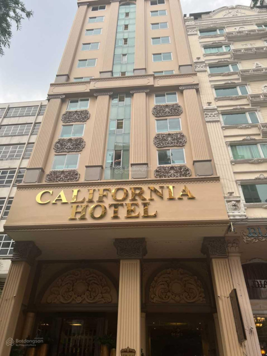 Bán KS 4 sao Hotel California ngay chợ Bến Thành 12x30,5m, hầm, 14 tầng, Quận 1 Gía 600 tỷ 