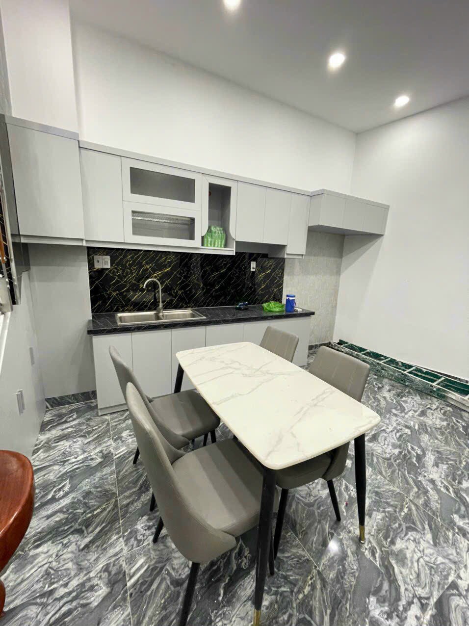 Nhà mới tinh + tặng full nội thất, căn góc An Dương Vương, (4X12m) 4 tầng