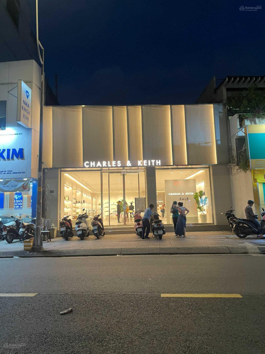 Mặt tiền Trần Quang Diệu, Phường 14, Q.3 - DT 10x15m - 2 tầng - HĐT 150 triệu - giá 49 tỷ