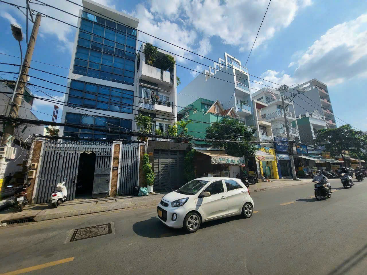 Bán nhà mặt phố đường Nguyễn Cửu Vân,P17, Quận BT kế bên Quận 1 chỉ 22.5 tỷ