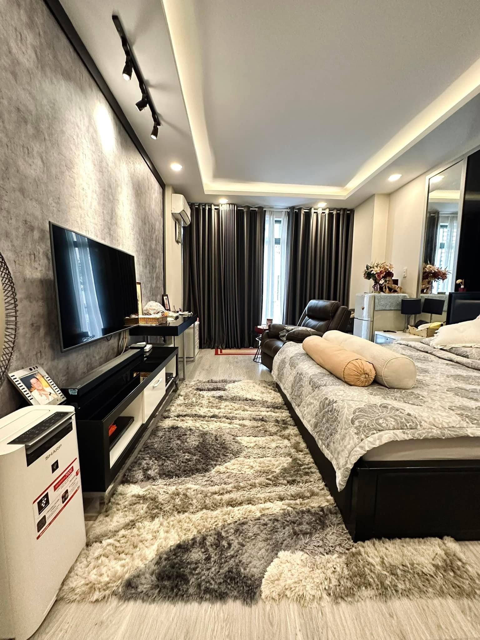 Bán Villa Mini Đẹp - sang- HXH Đường Bàn Cờ - 4X20m - 4 tầng + full nội thất cao cấp